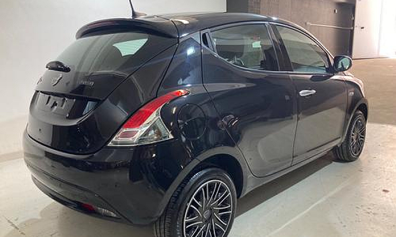 Lancia Ypsilon 1.0 F...