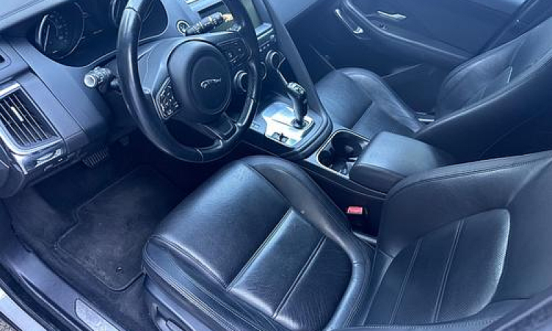 Jaguar E-Pace R Dyna...
