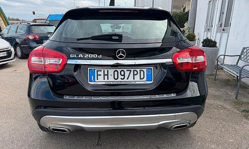 Mercedes-Benz Gla 20...