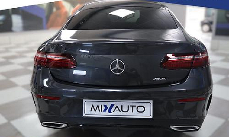 Mercedes E 220 Coupe...