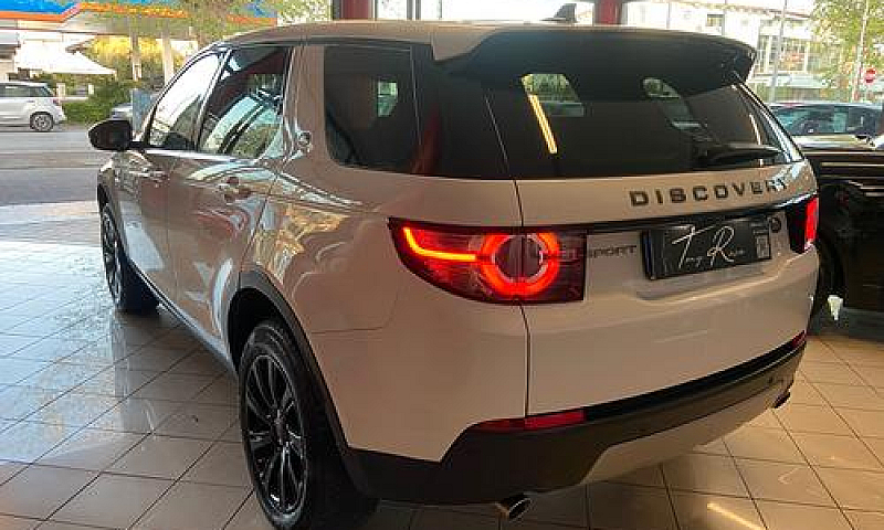 Land Rover Discovery...
