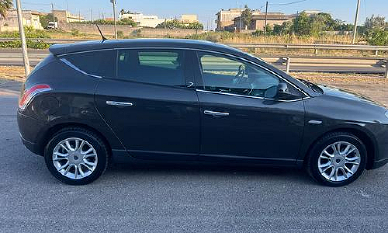 Lancia Delta 1.6 Mjt...