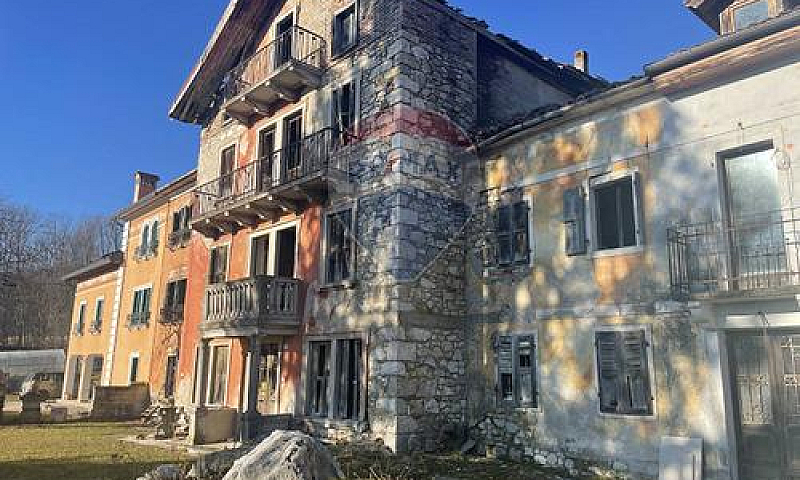 Porzione Di Casa - S...