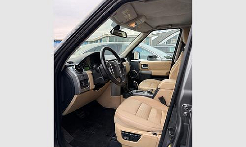 Land Rover Discovery...