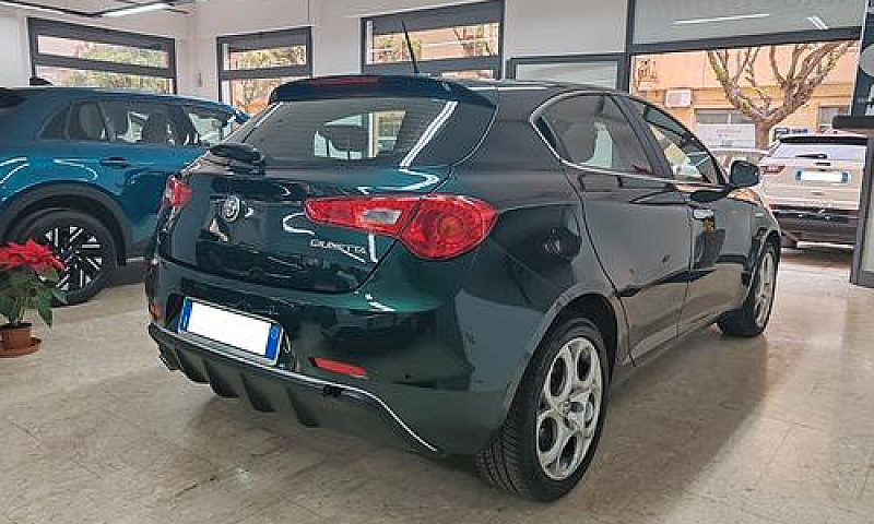 Alfa Romeo Giulietta...