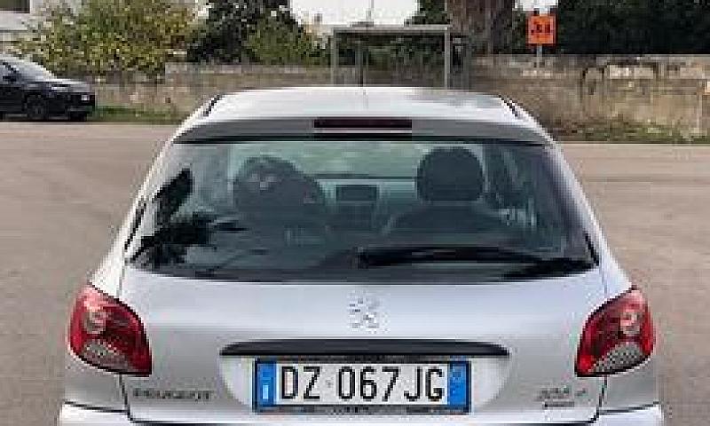 Peugeot 206 Plus 1.1...