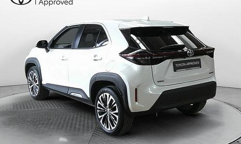Toyota Yaris Cross 1...