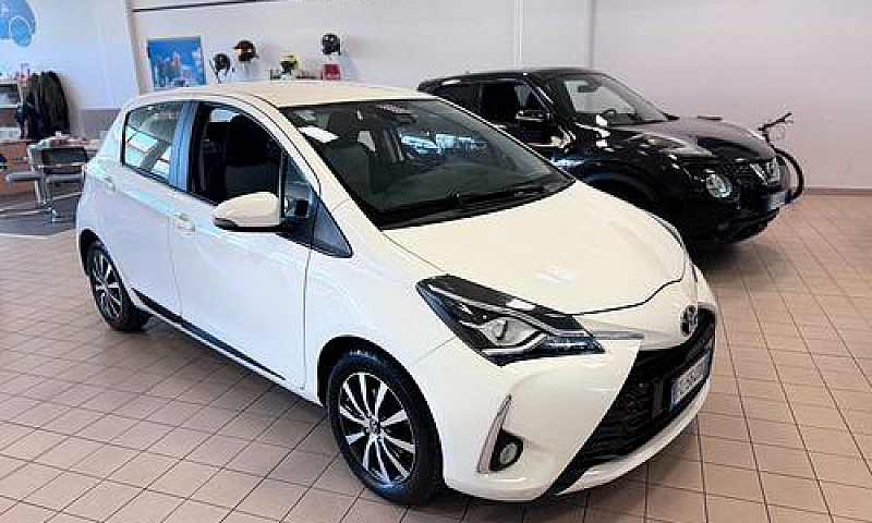 Toyota Yaris 1.0 5 P...