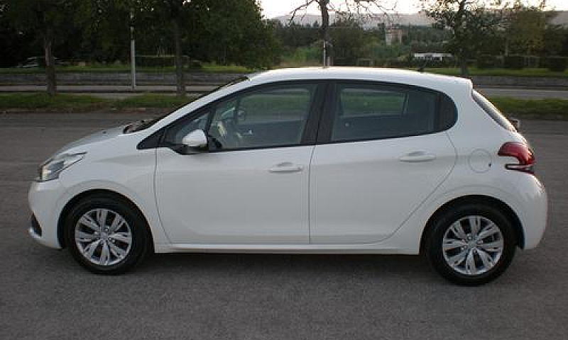 Peugeot 208 Restylin...