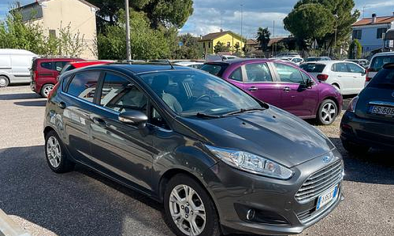 Ford Fiesta 1.5 Tdci...