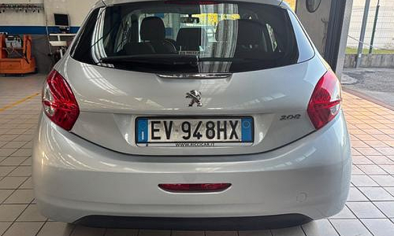 Peugeot 208 1° Serie...