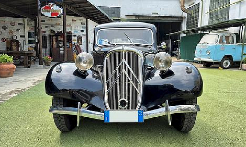 Citroen Traction Ava...
