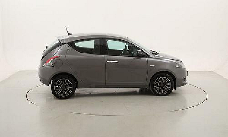 Lancia Ypsilon Gold ...