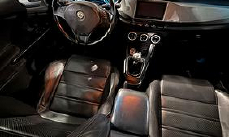 Alfa Romeo Giulietta...