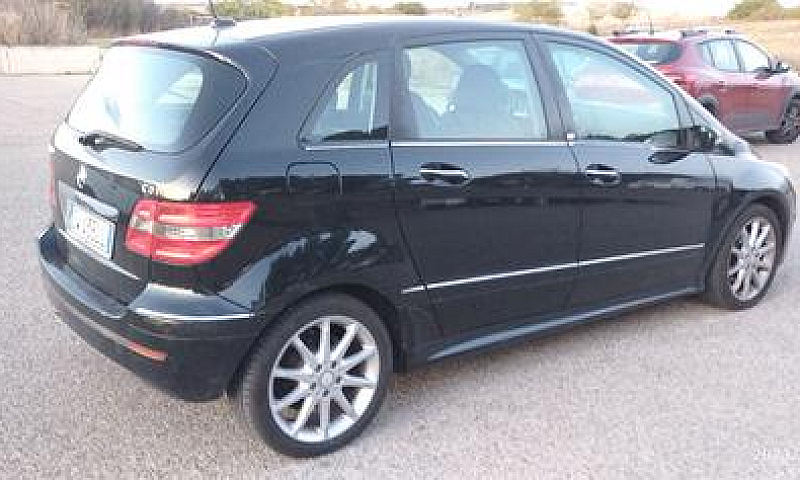 Auto Mercedes B180...