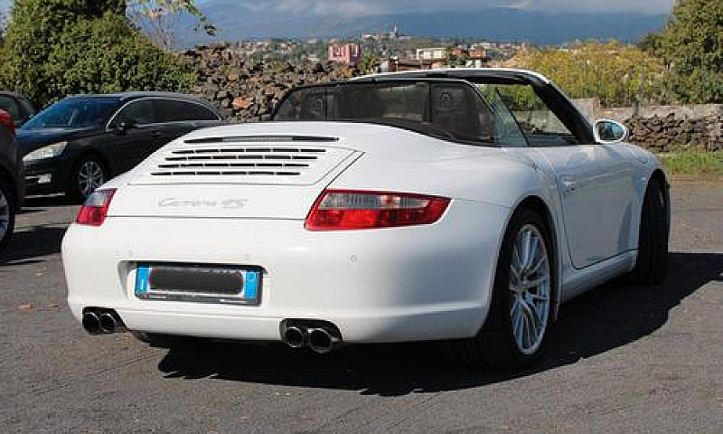 Porsche 911 Carrera ...
