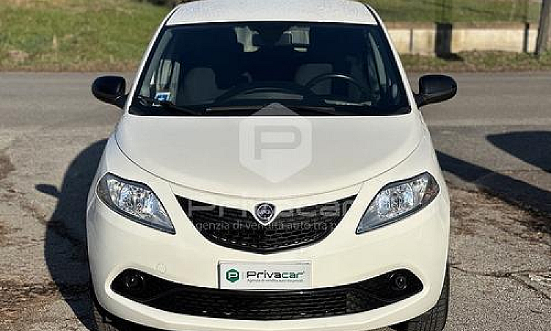 Lancia Ypsilon 1.2 6...