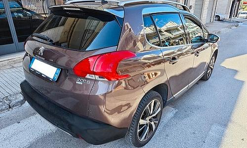 Peugeot 2008 1.6 E-H...