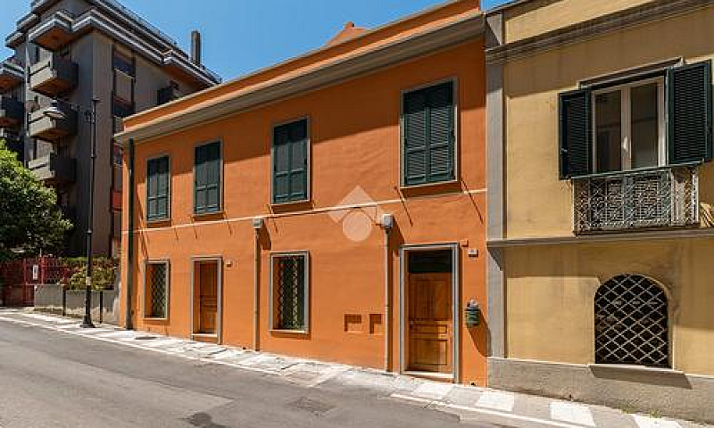 Intera Palazzina Ind...