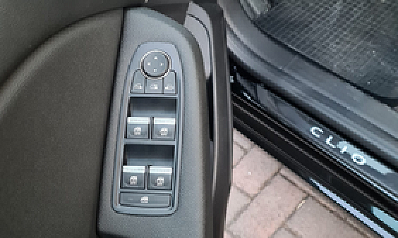 Renault Clio 5...