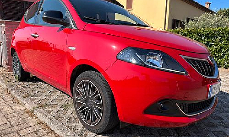 Lancia Ypsilon Gold ...
