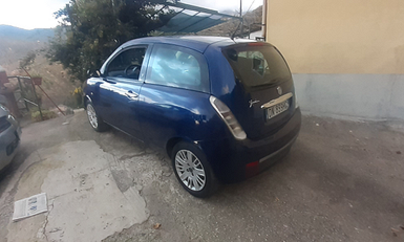 Lancia Ypsilon Fire...