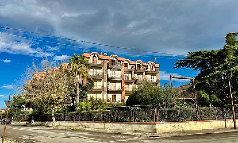3 Locali A San Sever...