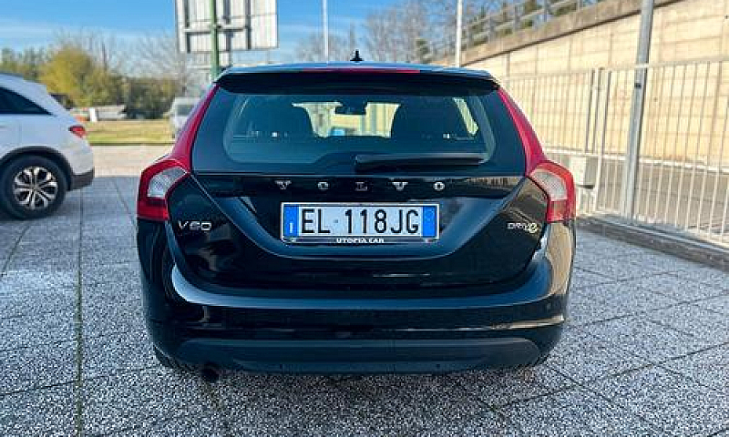 Volvo V60 Drive...
