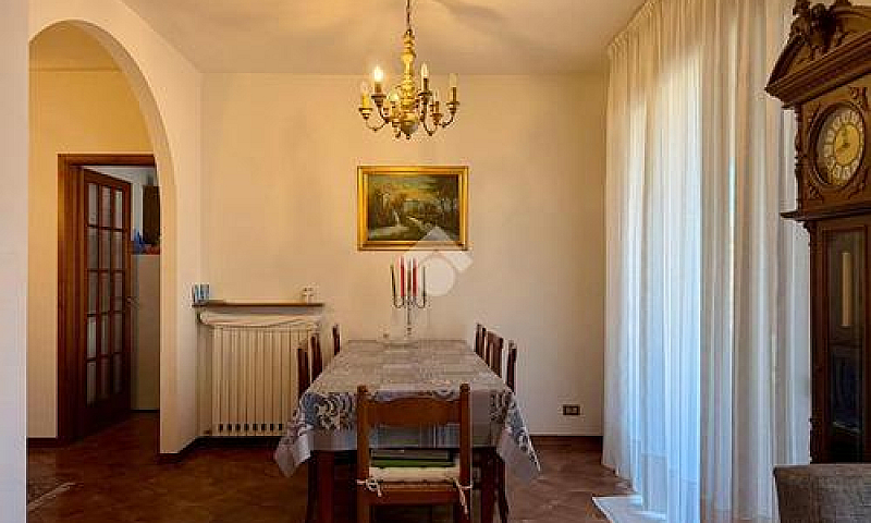 4 Locali A Altopasci...