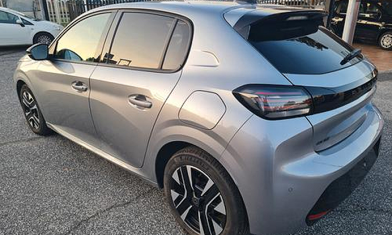 Peugeot 208 1.2 5 Po...