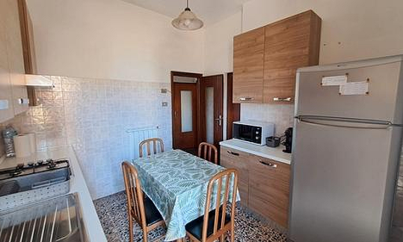 Viale Italia-Ampio E...