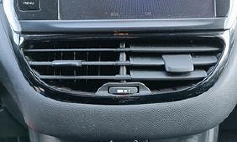 Peugeot 208 1.2 82 C...