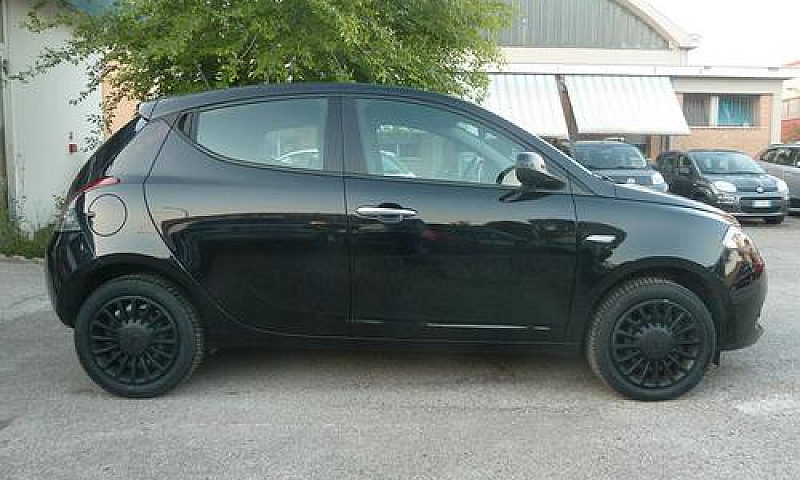 Lancia Ypsilon 1.0 F...