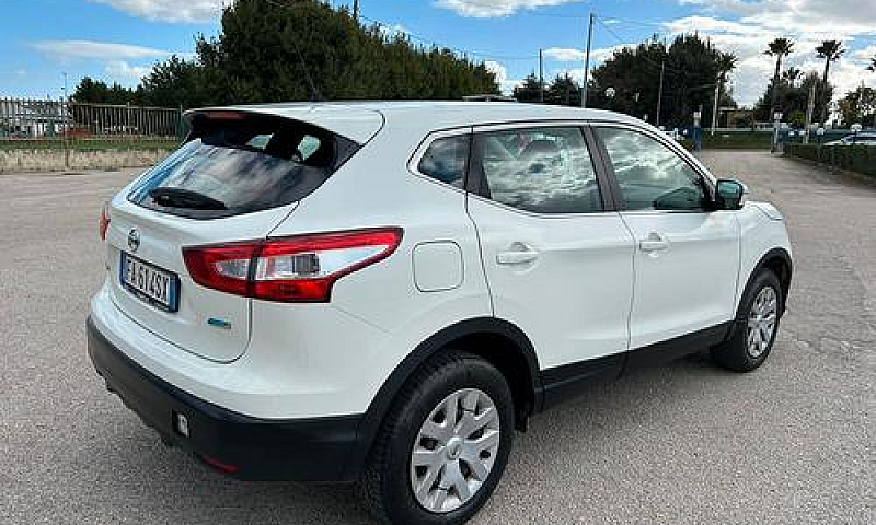 Nissan Qashqai 1.5 D...