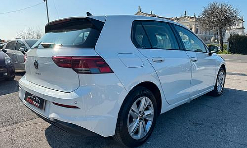 Volkswagen Golf Viii...