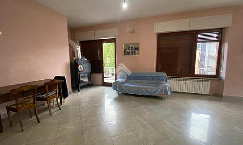 4 Locali A Bastia Um...