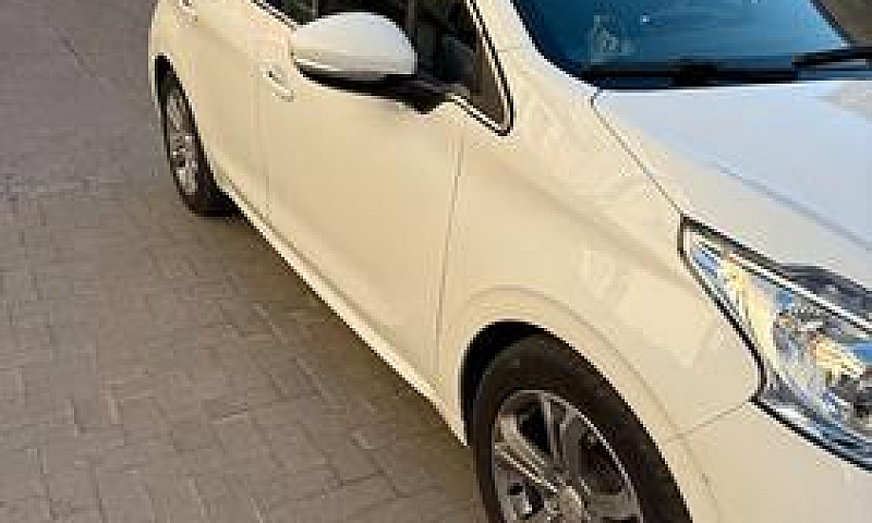 Peugeot 208 - 2012...