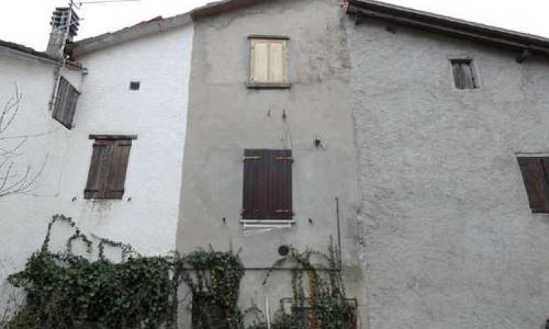 Abitazione A Serrama...