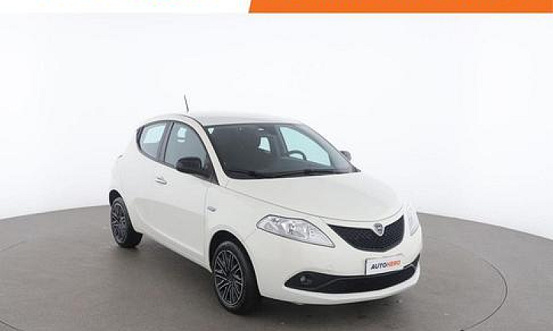 Lancia Ypsilon 1.2 6...