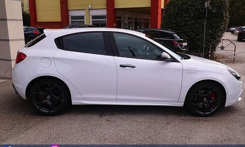 Alfa Romeo Giulietta...