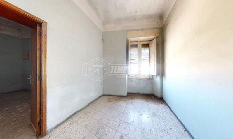 Ampia Struttura Cost...