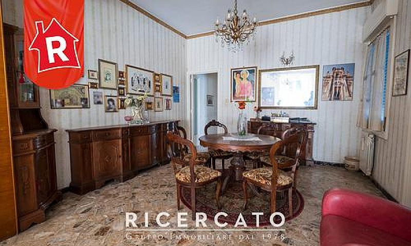 Appartamento 1°P Via...