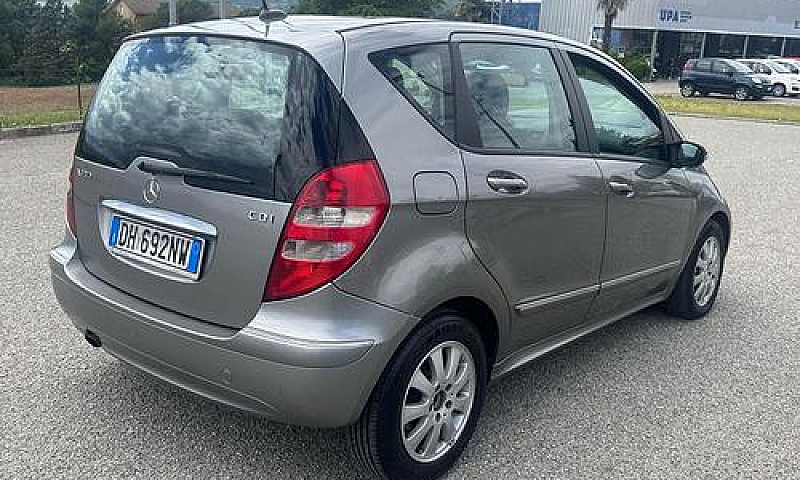 Mercedes-Benz A 180 ...