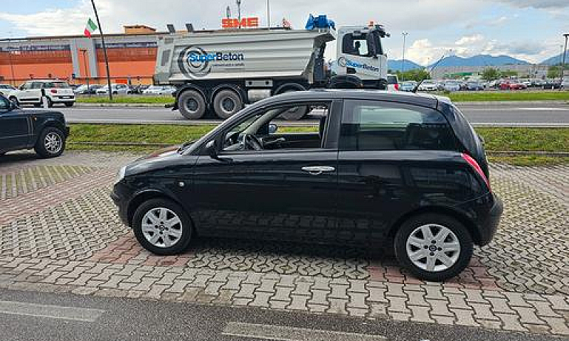 Lancia Ypsilon 1.2 A...