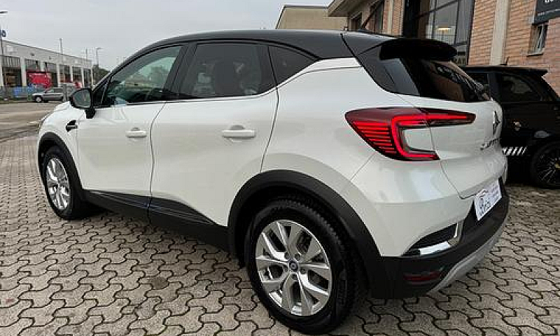 Renault Captur Hybri...
