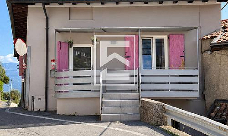 Porzione Di Casa - T...