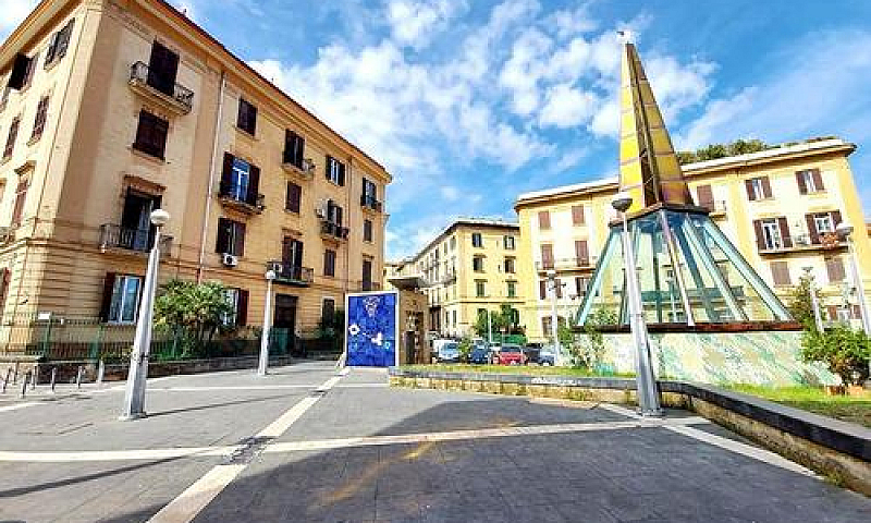 3 Locali A Napoli...