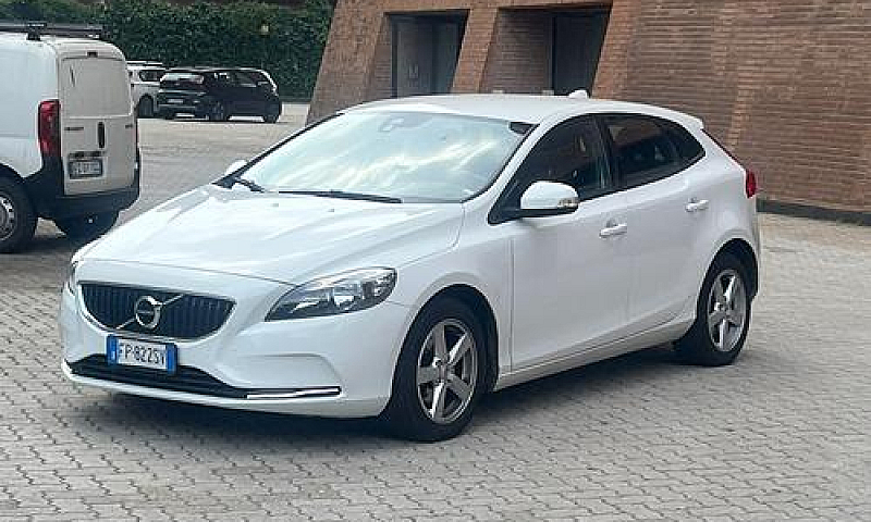 Volvo V40 Anno 2018 ...