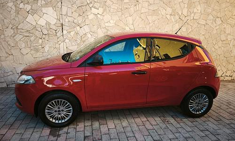Lancia Ypsilon 1.2 6...