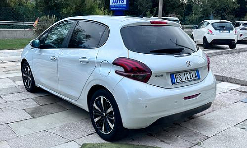 Peugeot 208 Puretech...